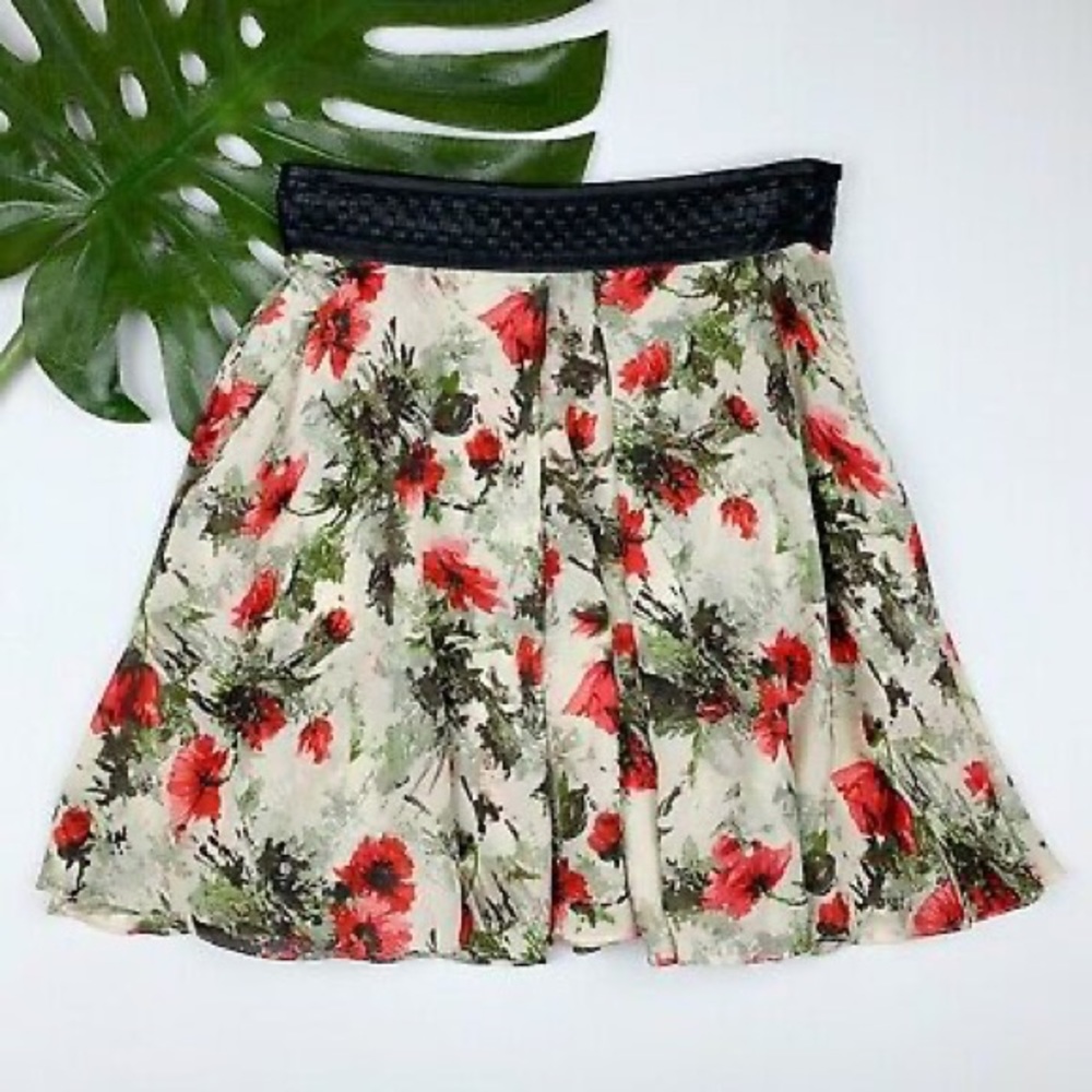Elizabeth and James Floral Mini Skirt Small